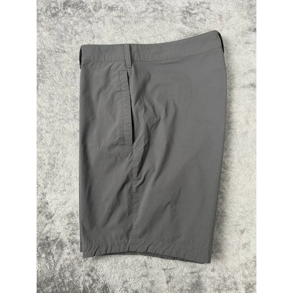 The North Face Men's Flat Front Short 2 Nylon Hiking  Lightweight Gray Mens 36
